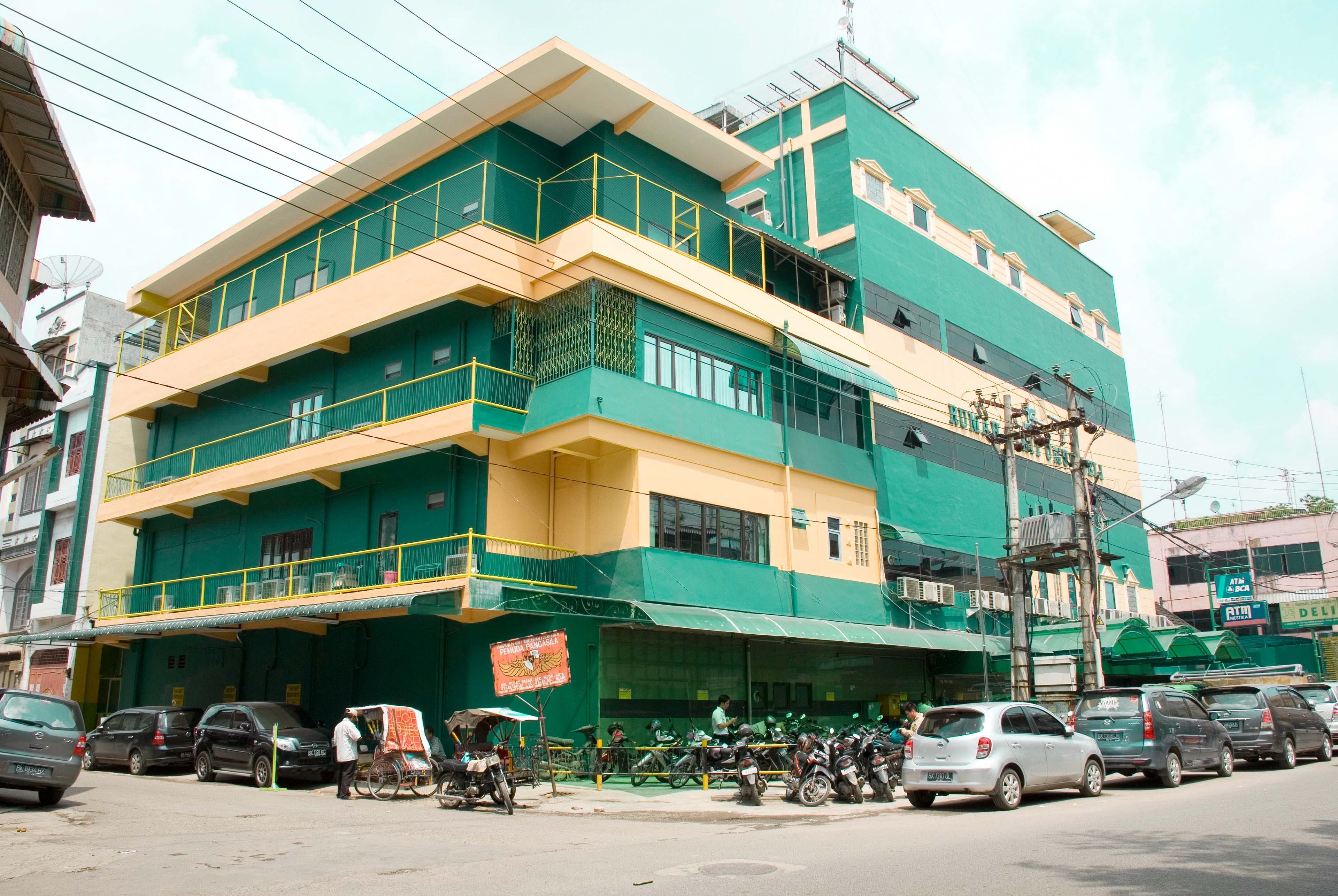 Gedung RSU Deli